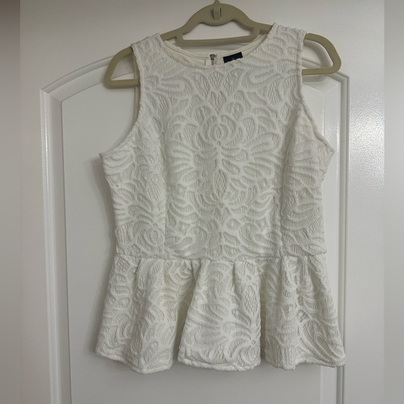 Worthington: Peplum crocheted sleeveless top - Picture 1 of 3